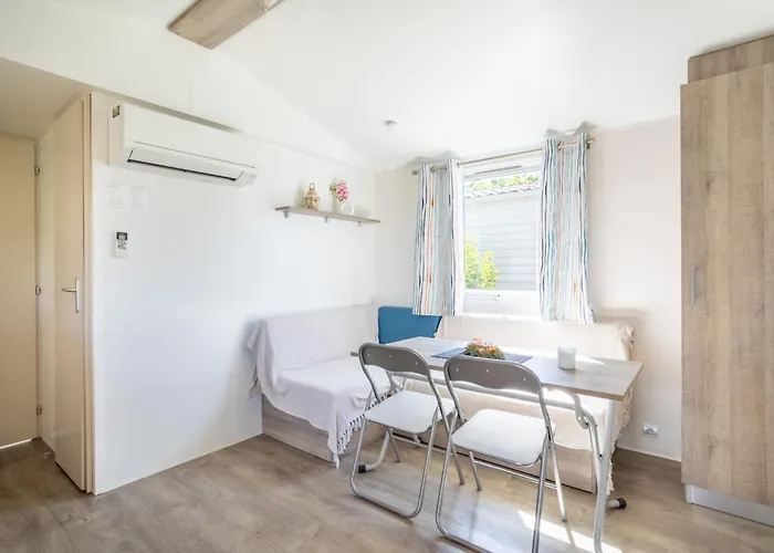 Mobilhome 4-6 Personnes *